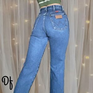 Blue Wrangler Denim High-Waisted Jeans Size 27 Waist